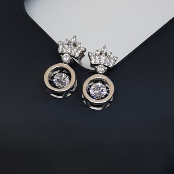 NAUSNICE DANCING STONE